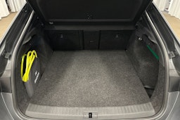 harmaa Skoda Enyaq 2023 kuva 31.
