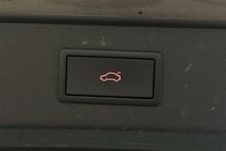 harmaa Skoda Enyaq 2023 kuva 32.