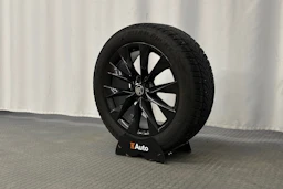 oranssi Skoda Enyaq 2023 kuva 13.