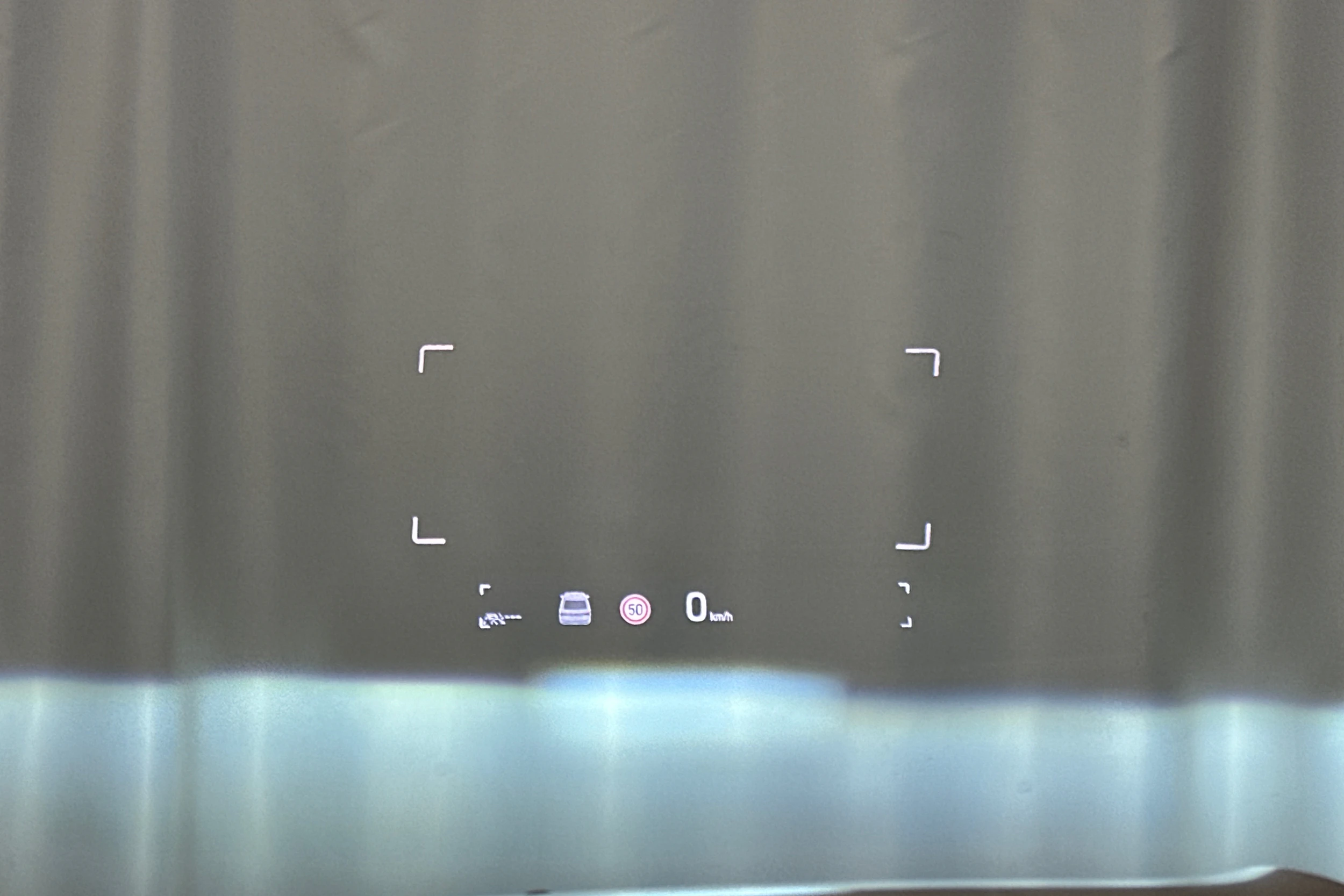 oranssi Skoda Enyaq 2023 kuva 18.