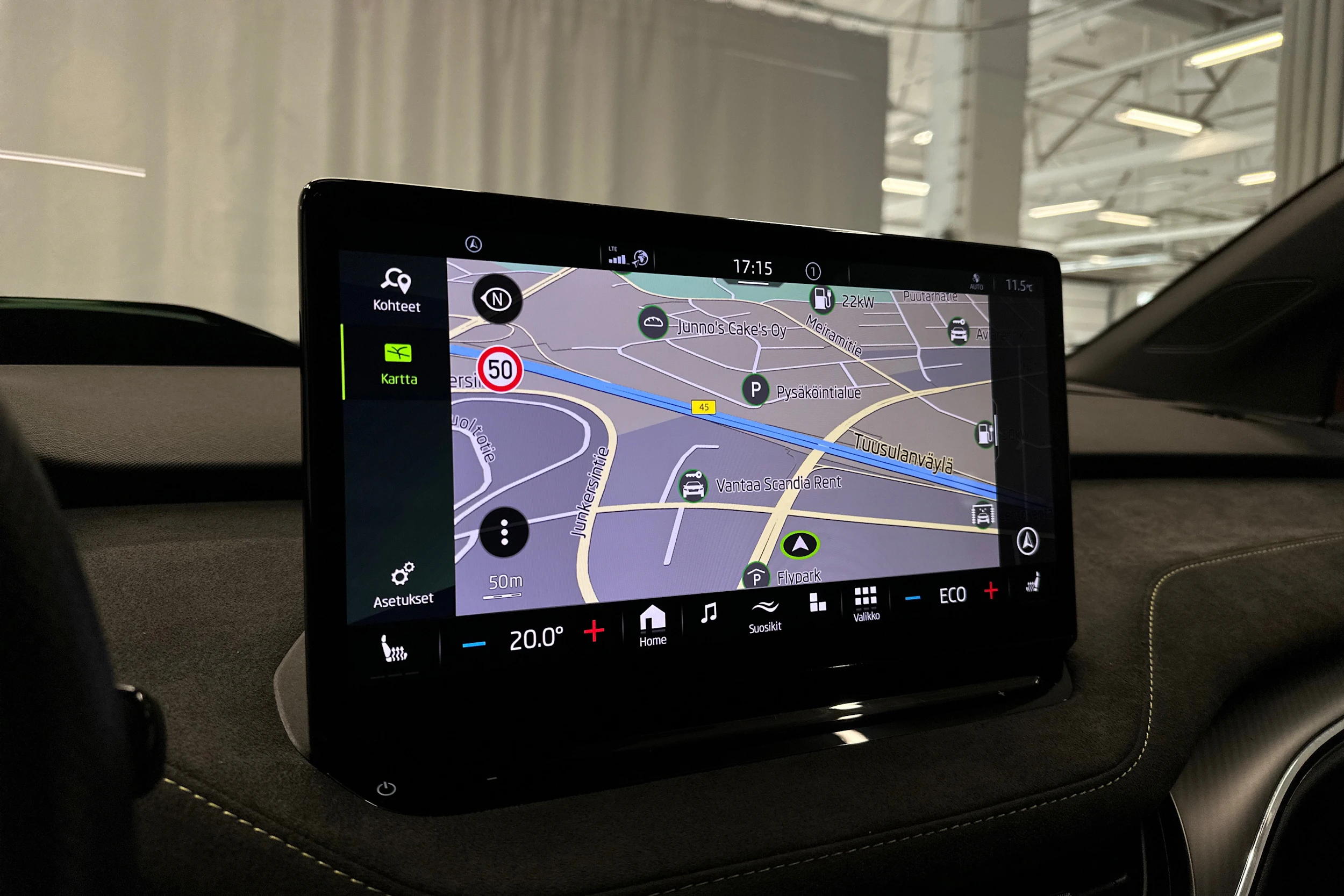 oranssi Skoda Enyaq 2023 kuva 19.