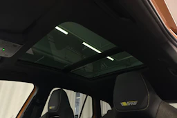 oranssi Skoda Enyaq 2023 kuva 30.