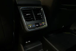 oranssi Skoda Enyaq 2023 kuva 31.