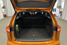 oranssi Skoda Enyaq 2023 kuva 32.