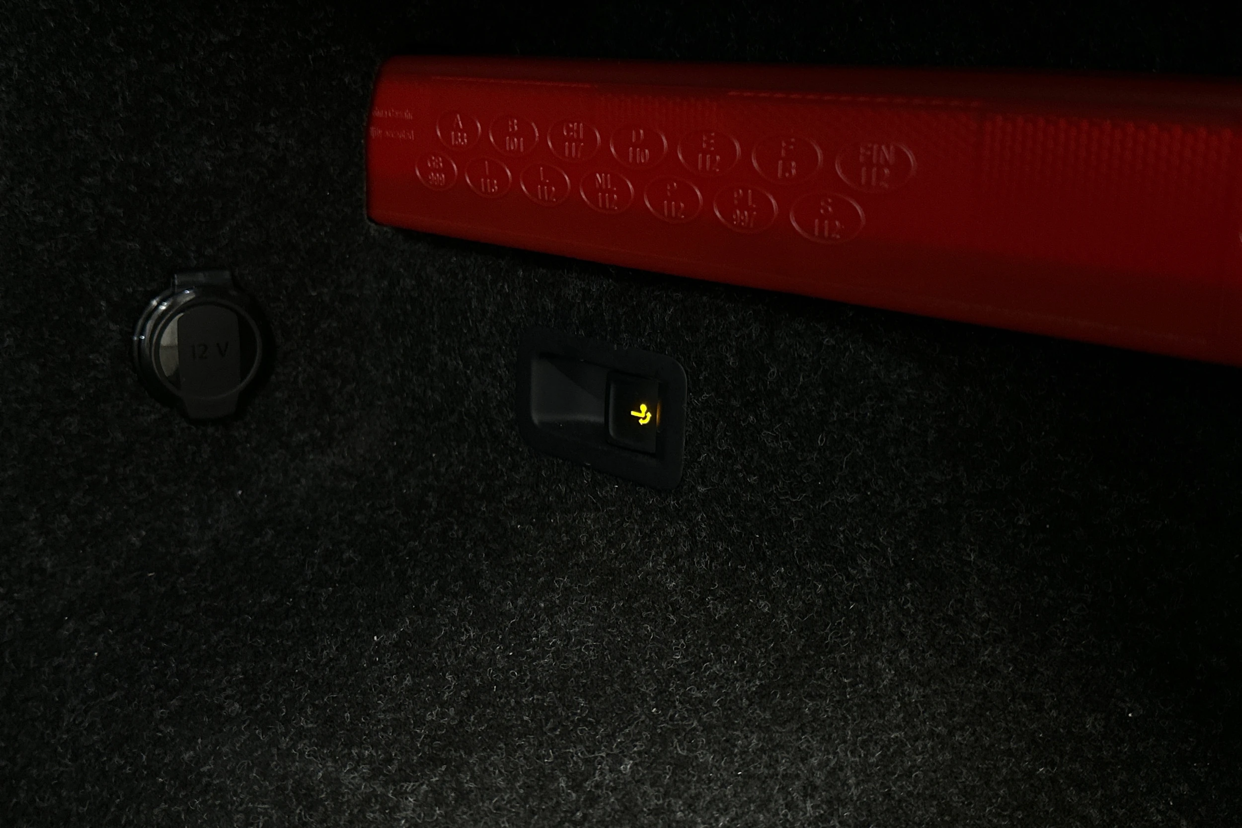 oranssi Skoda Enyaq 2023 kuva 34.