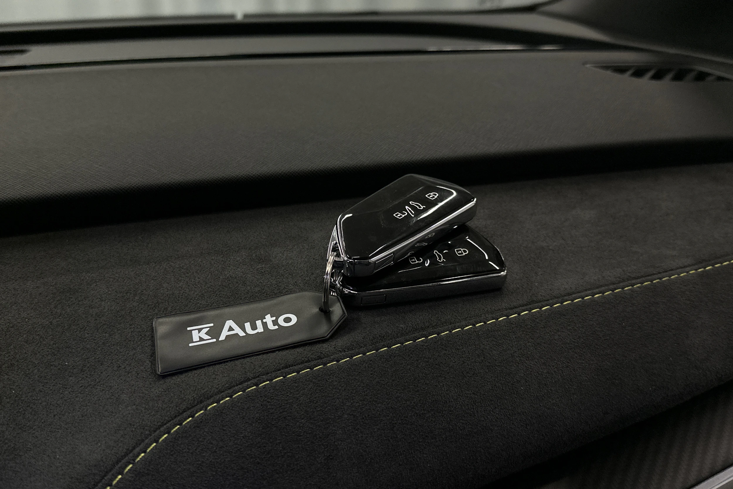 oranssi Skoda Enyaq 2023 kuva 35.