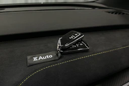 oranssi Skoda Enyaq 2023 kuva 35.