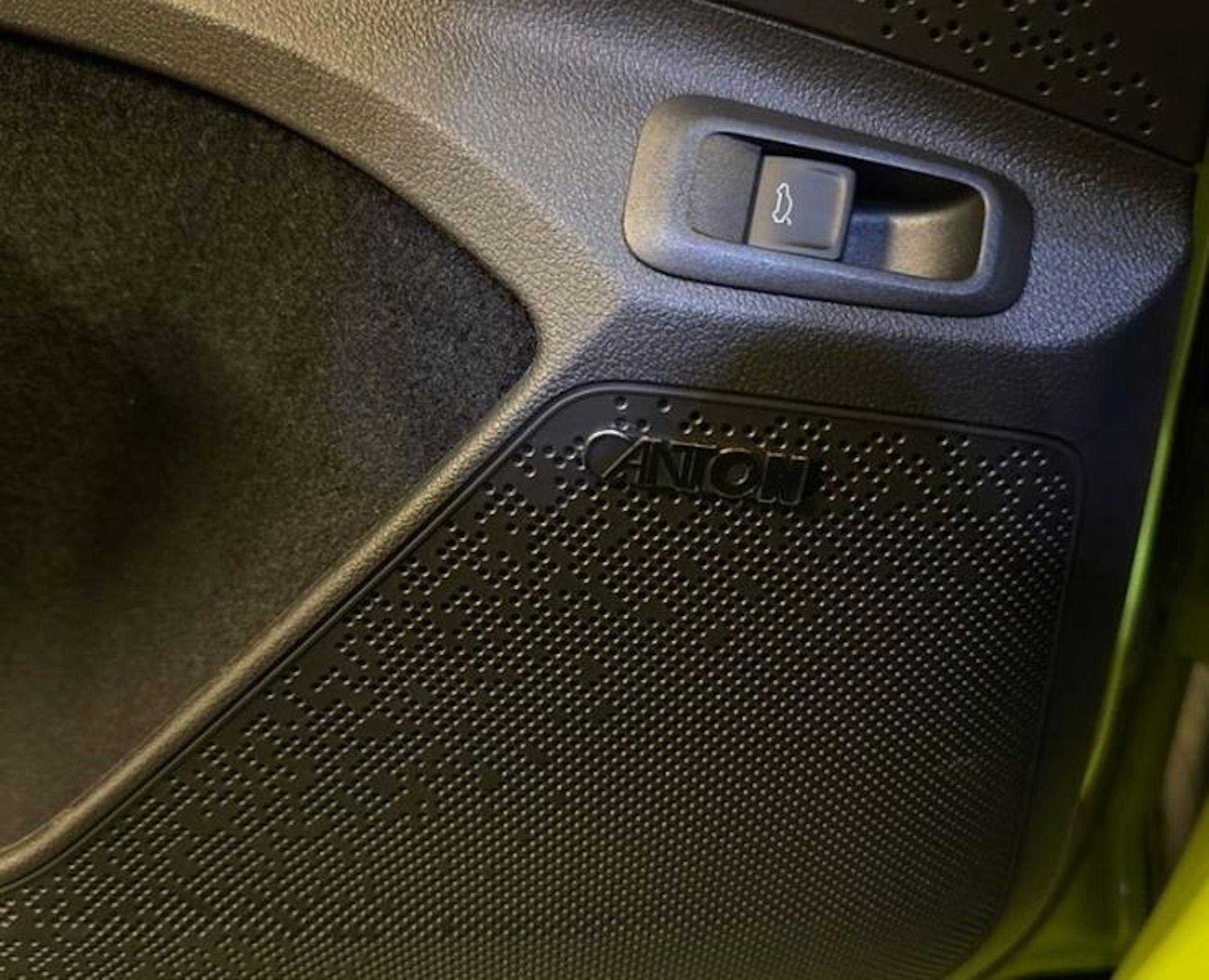 vihreä Skoda Enyaq 2024 kuva 7.