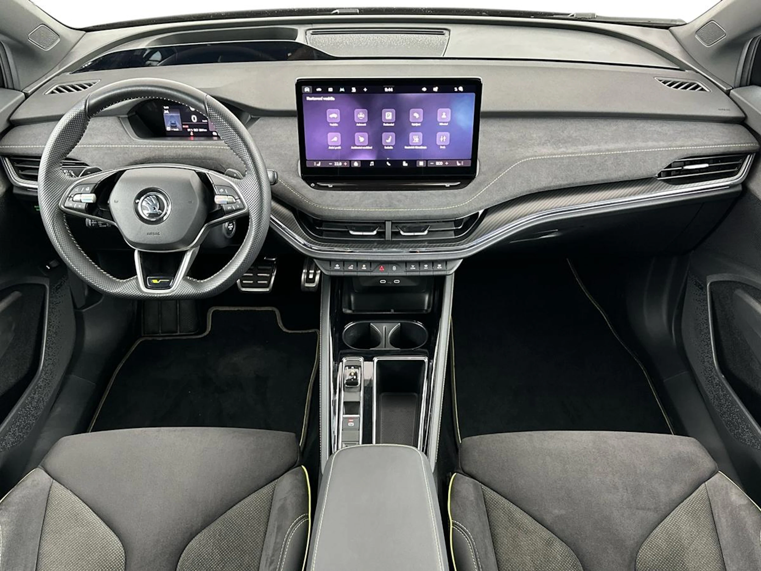 musta Skoda Enyaq 2024 kuva 3.