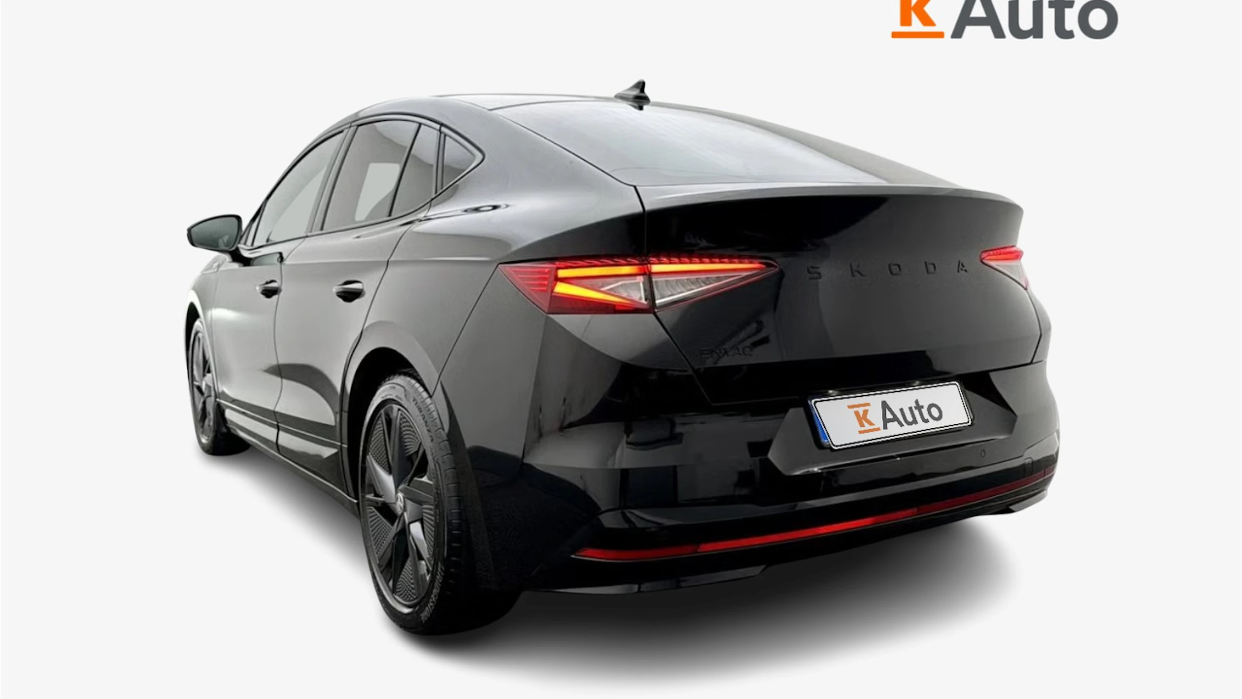 musta Skoda Enyaq 2024 kuva 3.