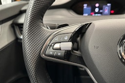 oranssi Skoda Enyaq 2024 kuva 14.