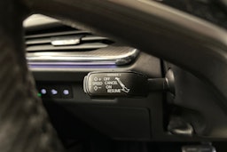 oranssi Skoda Enyaq 2024 kuva 16.