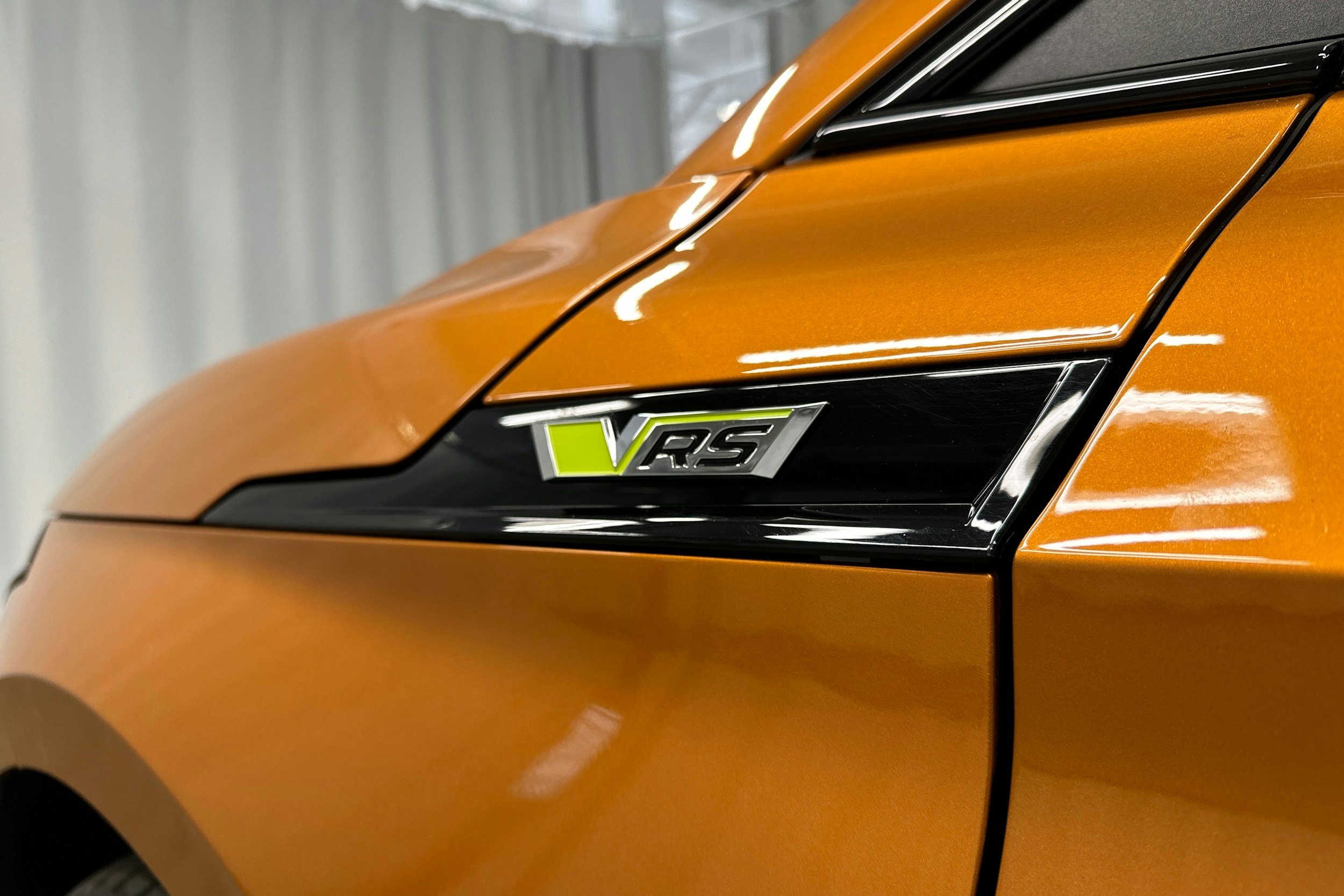 oranssi Skoda Enyaq 2024 kuva 43.