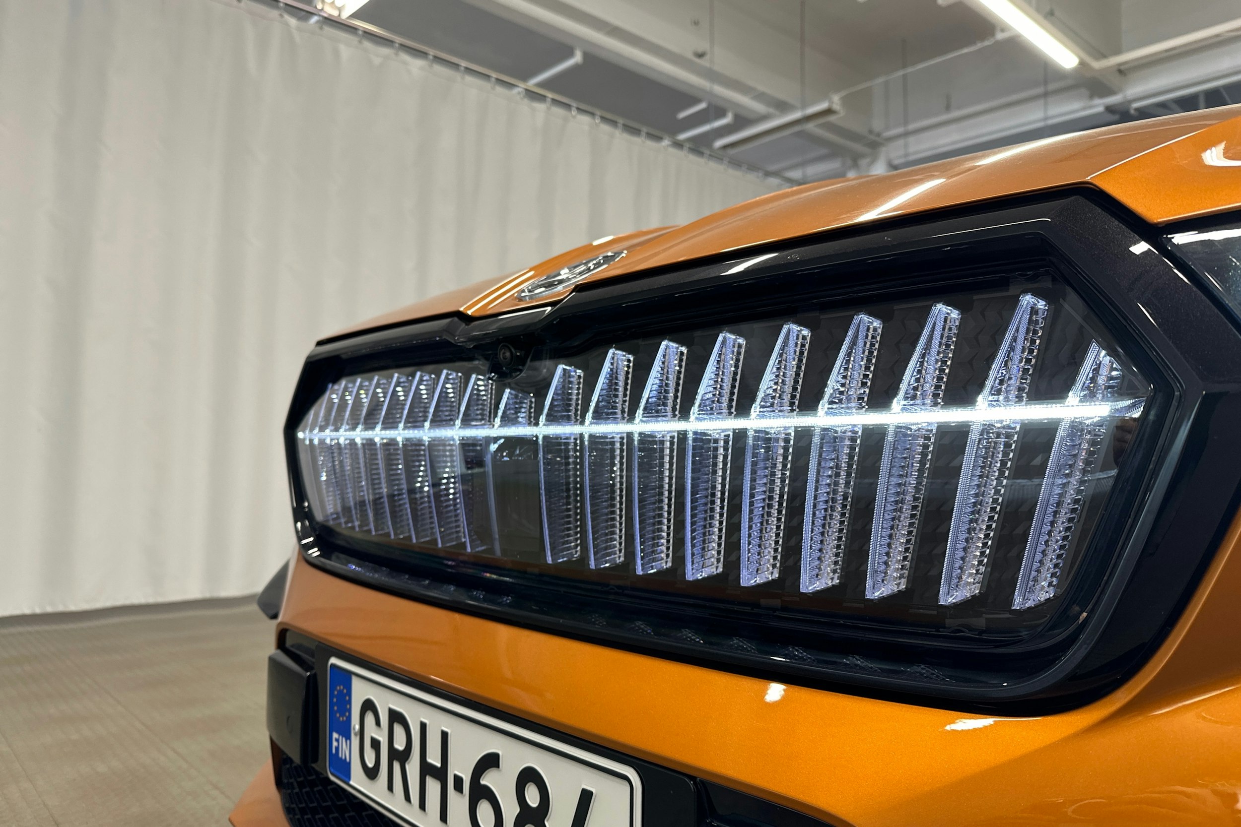 oranssi Skoda Enyaq 2024 kuva 44.