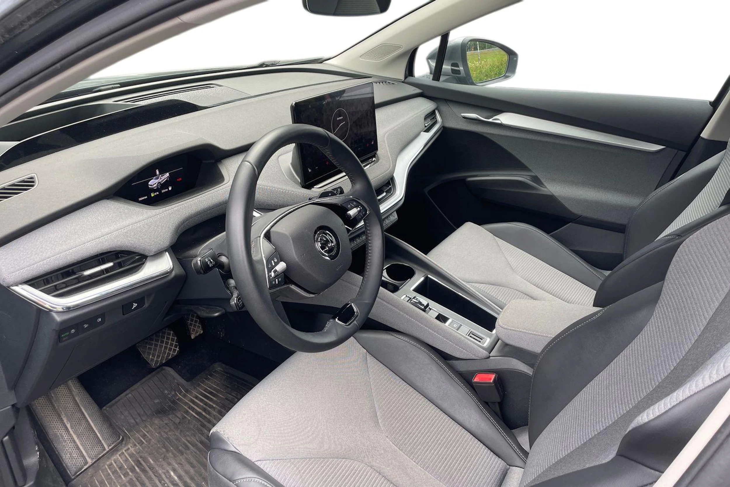 harmaa Skoda Enyaq 2024 kuva 3.