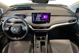 harmaa Skoda Enyaq 2024 kuva 7.
