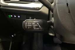 harmaa Skoda Enyaq 2024 kuva 15.
