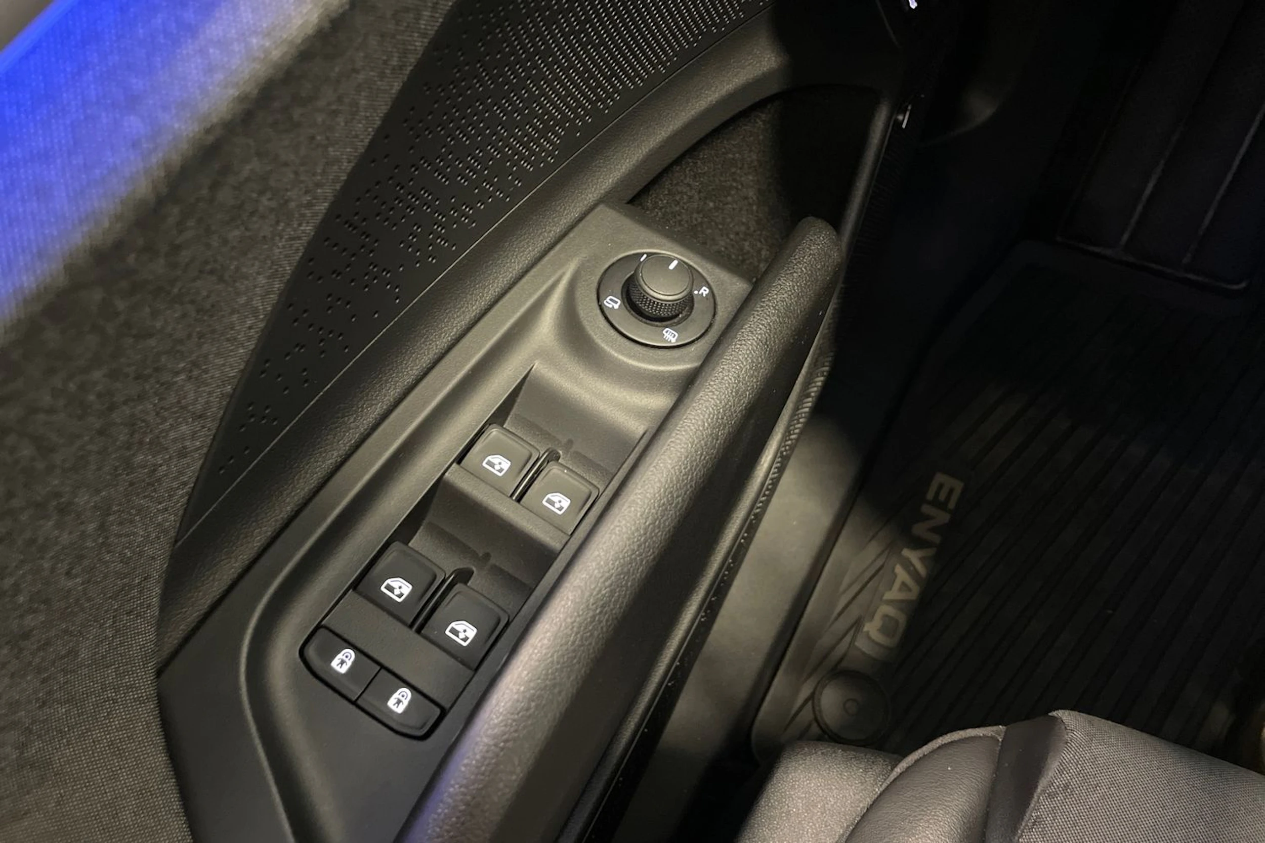 harmaa Skoda Enyaq 2024 kuva 17.