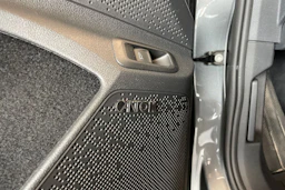 harmaa Skoda Enyaq 2024 kuva 18.