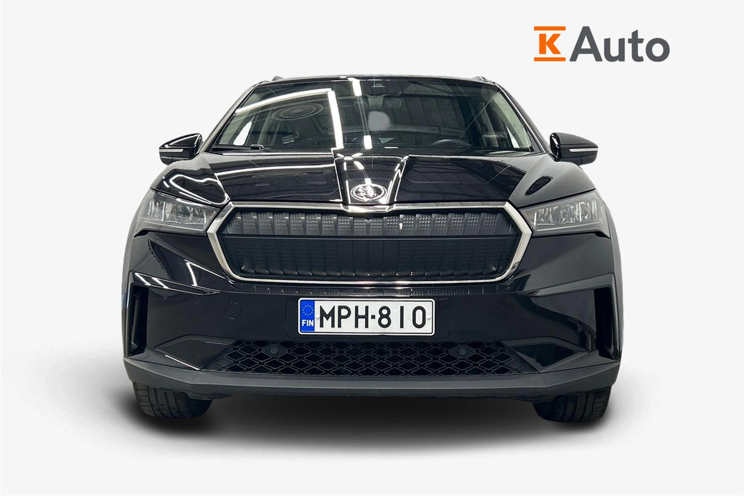 musta Skoda Enyaq 2023 kuva 5.