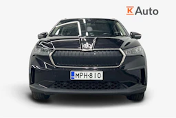 musta Skoda Enyaq 2023 kuva 5.