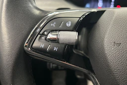 musta Skoda Enyaq 2023 kuva 22.