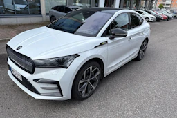 valkoinen Skoda Enyaq 2024 kuva 4.
