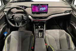 valkoinen Skoda Enyaq 2024 kuva 7.