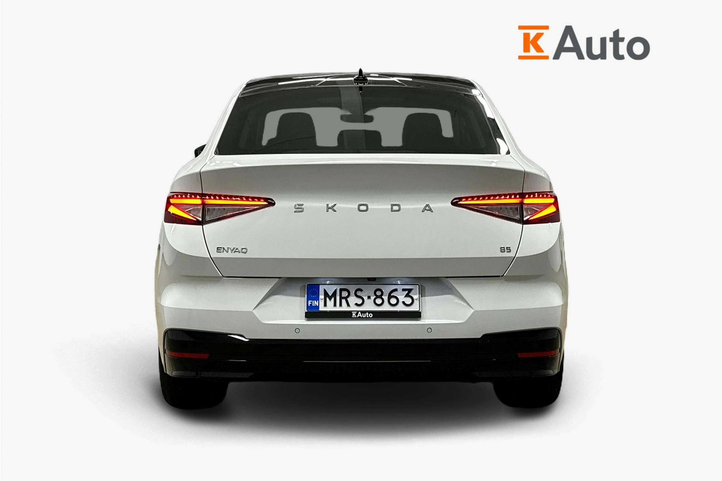 valkoinen Skoda Enyaq 2024 kuva 3.