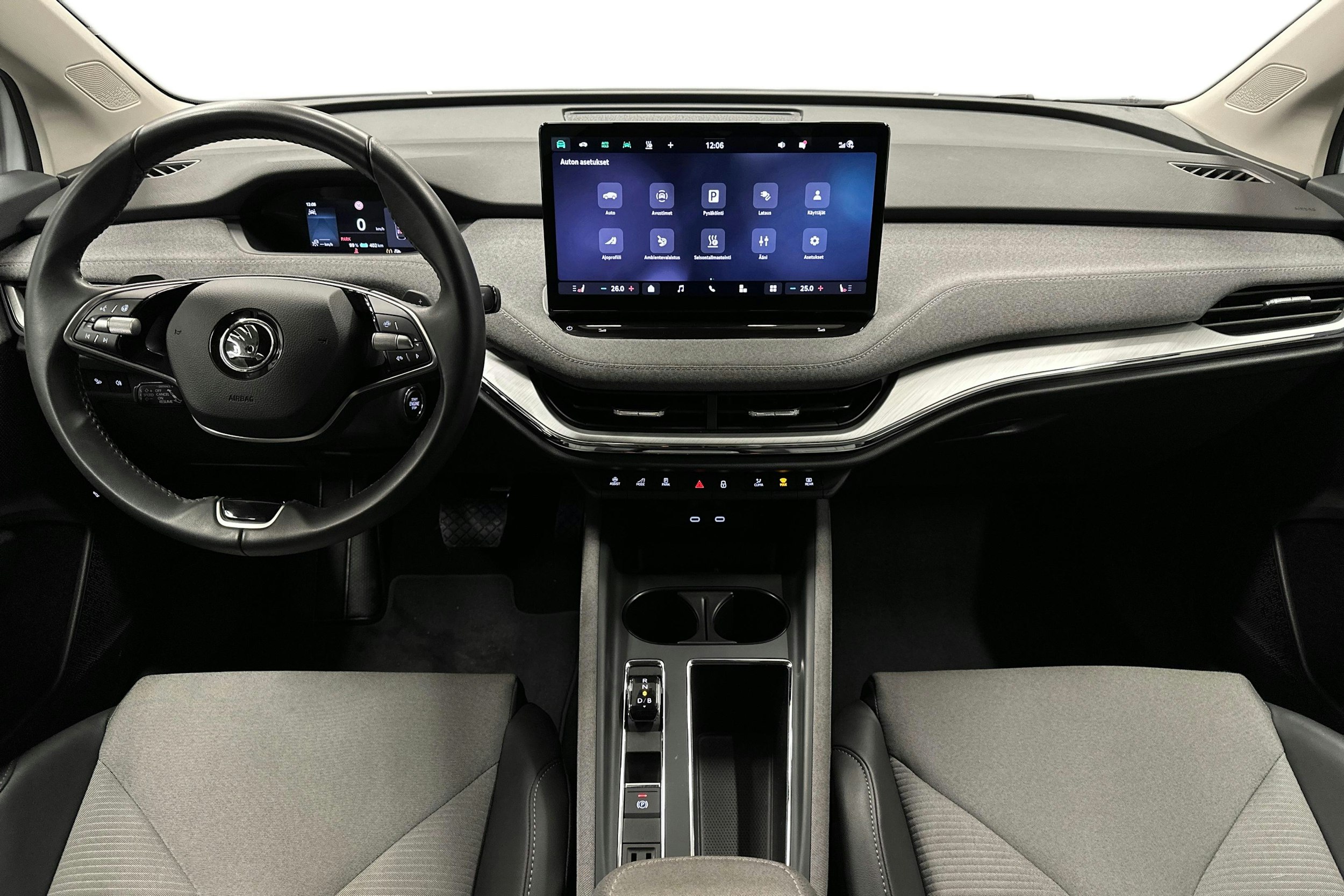 valkoinen Skoda Enyaq 2024 kuva 9.