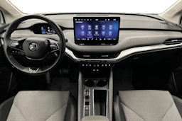 valkoinen Skoda Enyaq 2024 kuva 9.