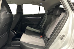 valkoinen Skoda Enyaq 2024 kuva 10.