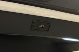 valkoinen Skoda Enyaq 2024 kuva 15.