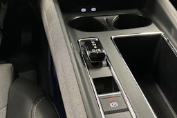 valkoinen Skoda Enyaq 2024 kuva 17.