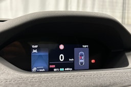 valkoinen Skoda Enyaq 2024 kuva 23.