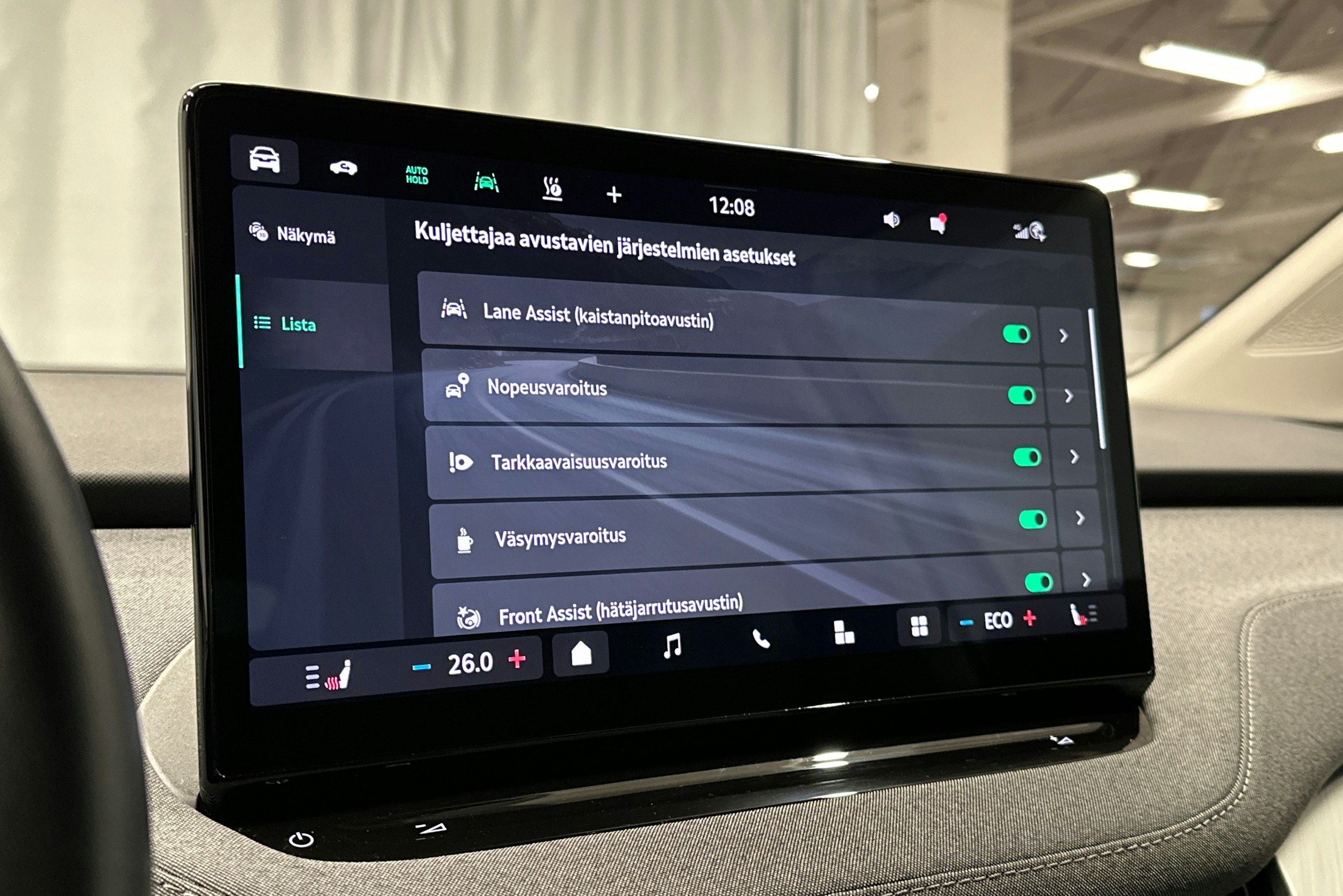 valkoinen Skoda Enyaq 2024 kuva 26.