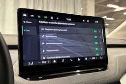 valkoinen Skoda Enyaq 2024 kuva 26.