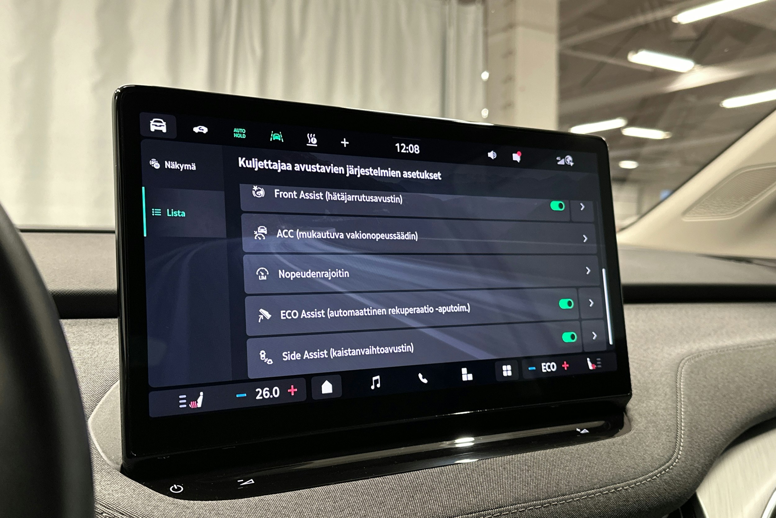 valkoinen Skoda Enyaq 2024 kuva 27.