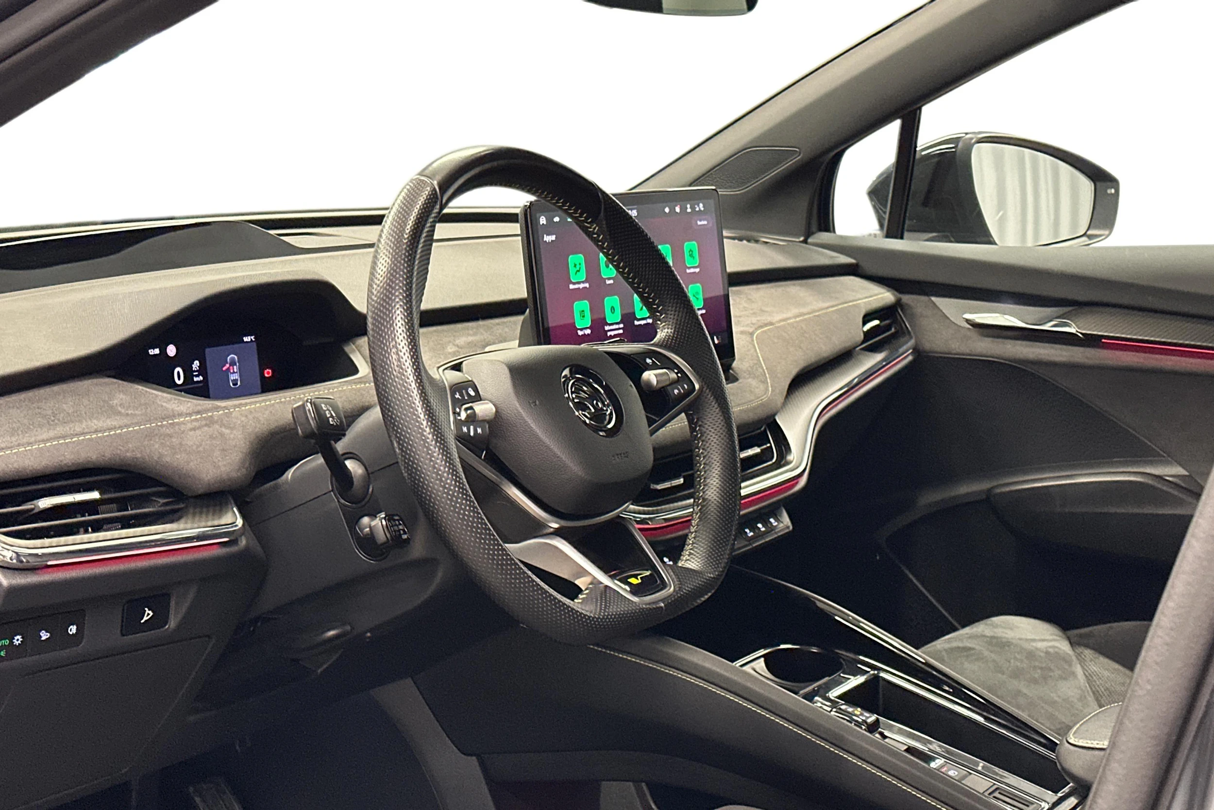 harmaa Skoda Enyaq 2024 kuva 6.