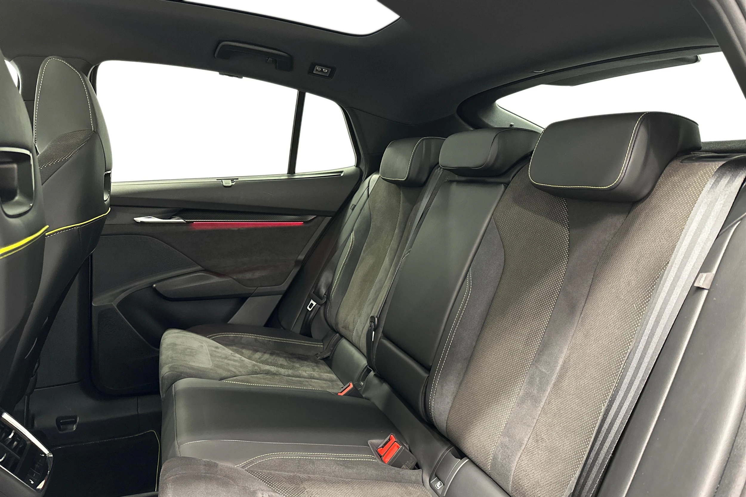 harmaa Skoda Enyaq 2024 kuva 8.