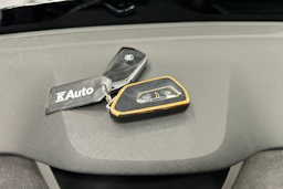 harmaa Skoda Enyaq 2024 kuva 34.