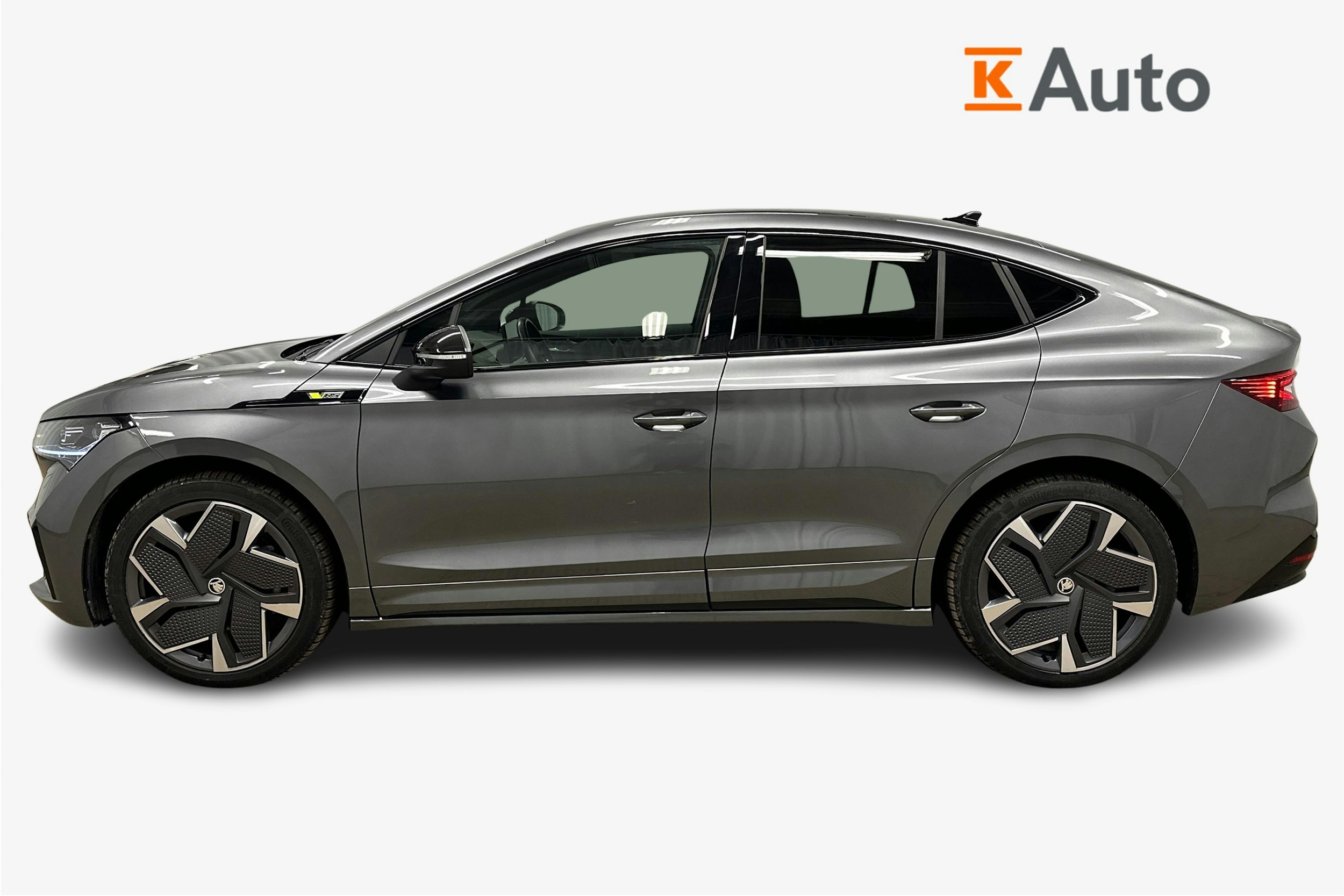 harmaa Skoda Enyaq 2024 kuva 6.