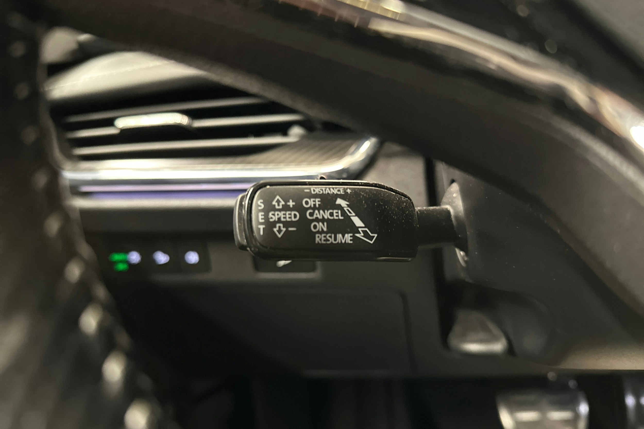 harmaa Skoda Enyaq 2024 kuva 19.