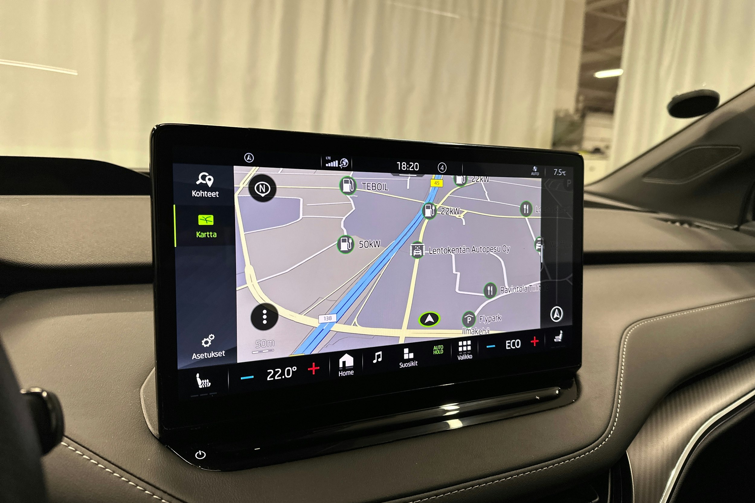 harmaa Skoda Enyaq 2024 kuva 22.