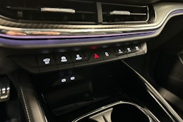 harmaa Skoda Enyaq 2024 kuva 32.