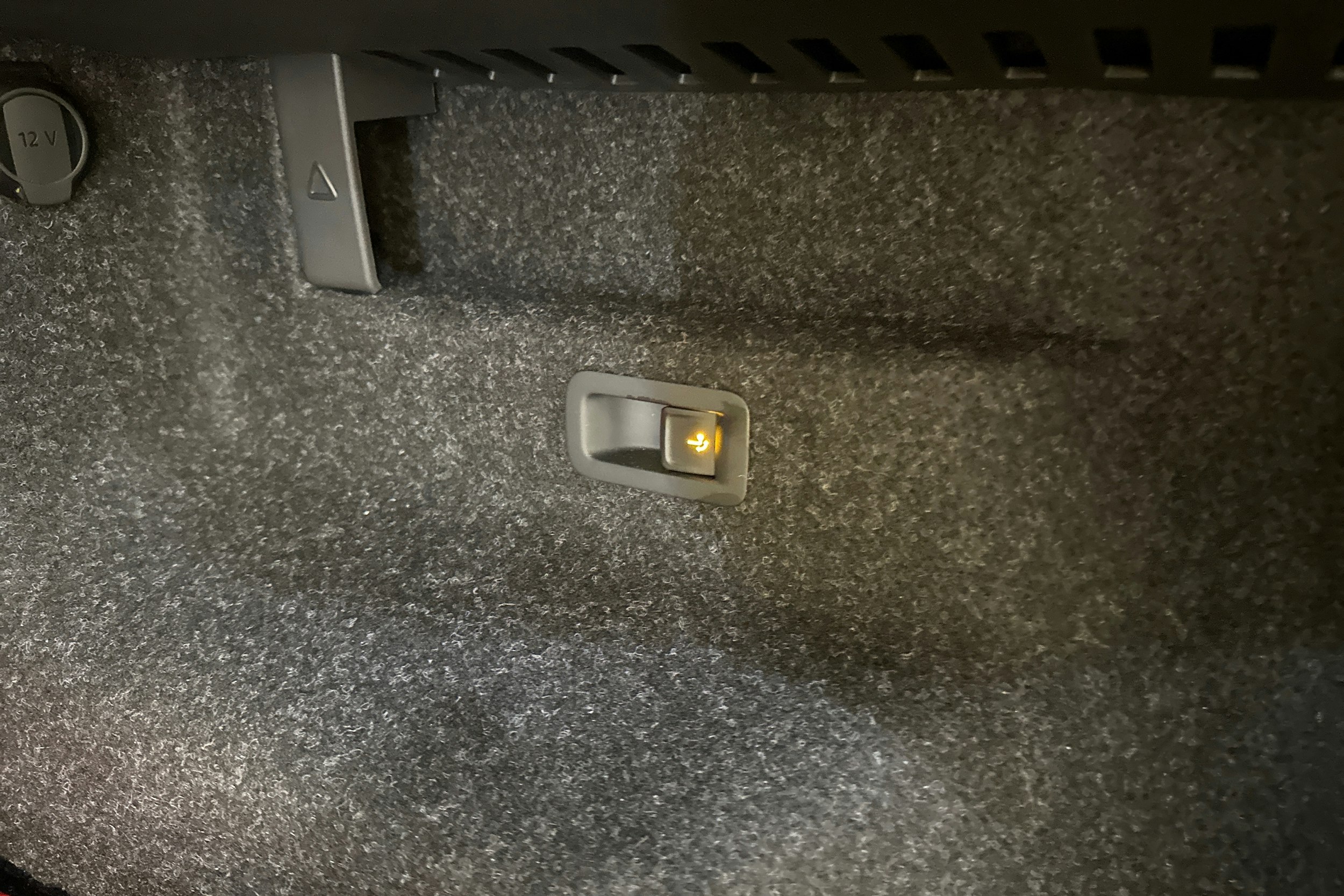 harmaa Skoda Enyaq 2024 kuva 42.