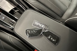 harmaa Skoda Enyaq 2024 kuva 45.