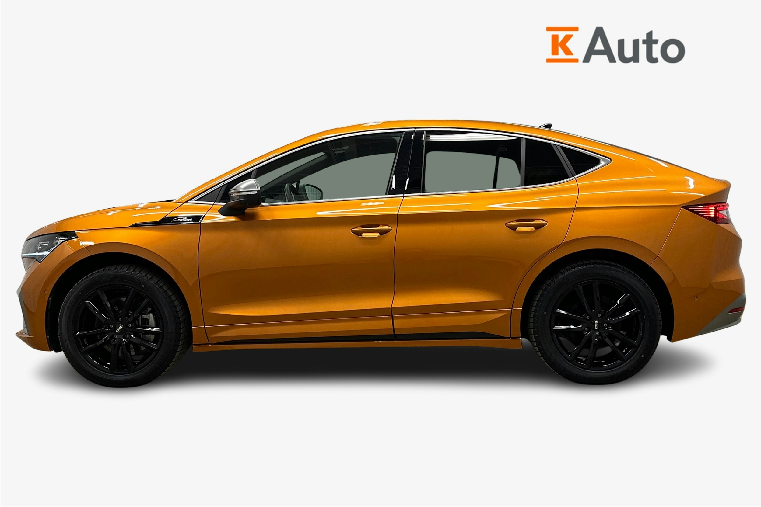 oranssi Skoda Enyaq 2024 kuva 6.