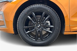 oranssi Skoda Enyaq 2024 kuva 11.