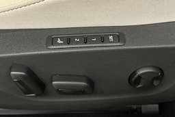 oranssi Skoda Enyaq 2024 kuva 19.